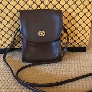 Vintage Coach Brown leather crossbody bag